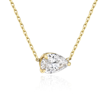 Solitaire Pear Necklace in yellow gold, perspective view