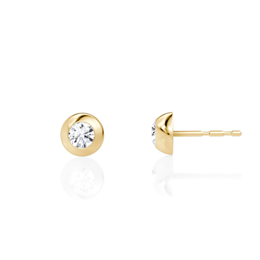 Petite Dome Stud in yellow gold, perspective view