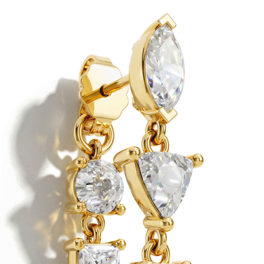 Mixed Shape Chain Hoop, yellow gold, detail view.