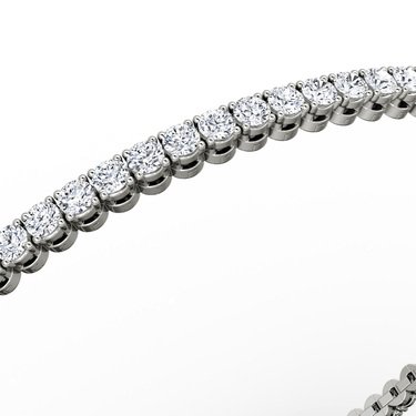 Classic Tennis Bracelet in white gold — detail view