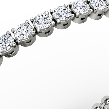 Classic Tennis Bracelet in white gold — detail view