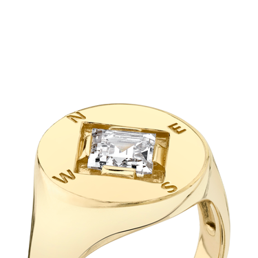 Just Brilliant Compass Ring in 18K Yellow Gold, detail view.
