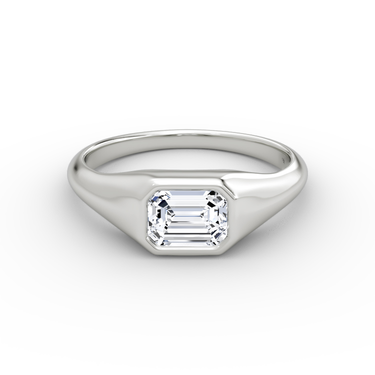 Just Brilliant East West Signet ring in white gold — front