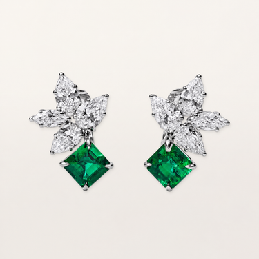 Émeraude Floraison Earrings in 18K white gold, front view