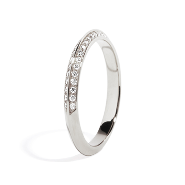 Just Brilliant Knife Edge Band in 18K White Gold, upright view