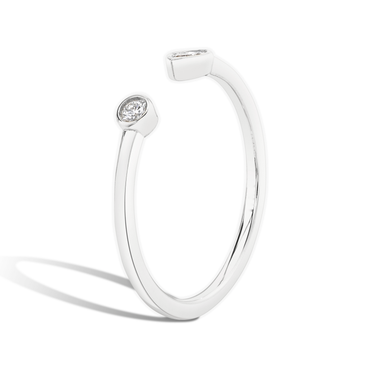 Just Brilliant petal ring in 18K White Gold, side view.