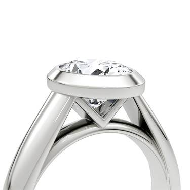 Just Brilliant Sculpture Bezel Ring, Oval, 18K White Gold, detail view.