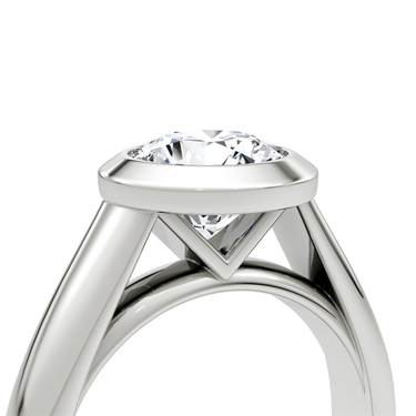 Just Brilliant Sculpture Bezel Ring, Round Brilliant, 18K White Gold, detail view.