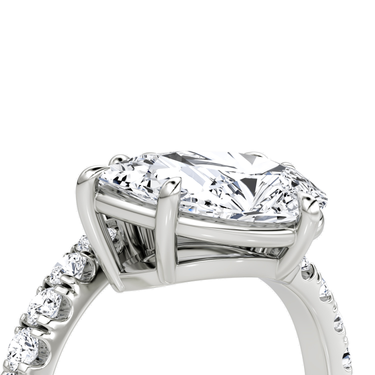 Just Brilliant Toi et Moi Bypass ring, pavé band, emerald and pear diamonds, white gold, oblique2 view