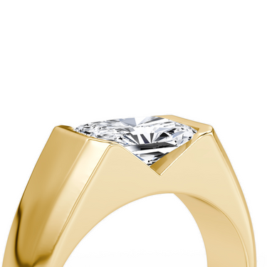 Just Brilliant Statement Signet Ring — Radiant — 18K Yellow Gold — detail view