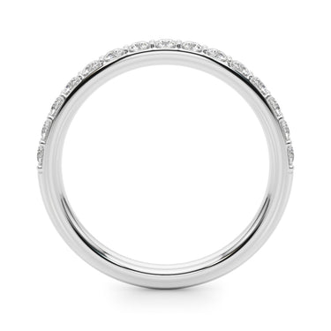 Shared Prong Wedding Ring – Lab Diamond Wedding Band in 18K Gold | Just Brilliant – detail view