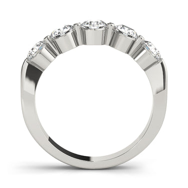 5-Stone Single Shared-Prong Wedding Band – Lab Diamond Wedding Band in 18K Gold | Just Brilliant – detail view