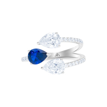 Winning Blues Ring by Just Brilliant – pear sapphire and lab diamond ring in 18K white gold – detail view