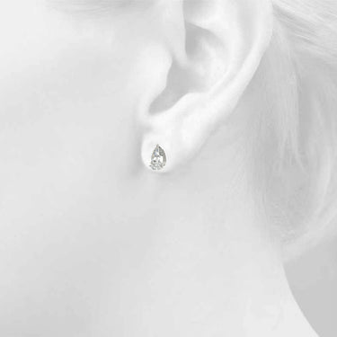10mm 4Pr Prong V Cnr Ear 2Wi – Lab Diamond Jewelry in 18K Gold | Just Brilliant – side view