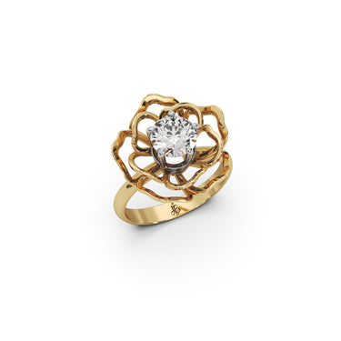 Golden Bloom Ring by Just Brilliant – 1ct lab diamond floral ring in 18K yellow gold – lifestyle view