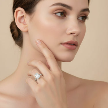 Emerald 1Ct Plus Ring – Emerald Ring in 18K Gold | Just Brilliant – close-up view