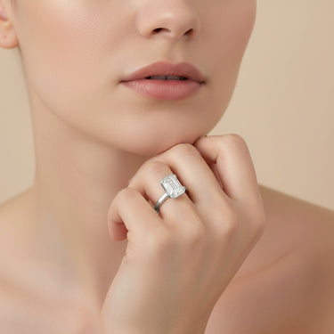 Emerald 1Ct Plus Ring – Emerald Ring in 18K Gold | Just Brilliant – detail view
