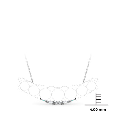 Graduated Pendant Necklace – Lab Diamond Necklace in 18K Gold | Just Brilliant – close-up view