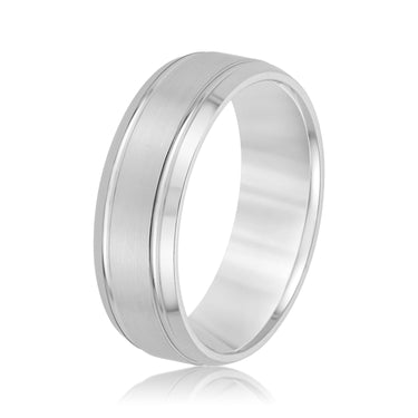 6mm Standard Weight Mens Band – Lab Diamond Men's Band in 18K Gold | Just Brilliant – detail view