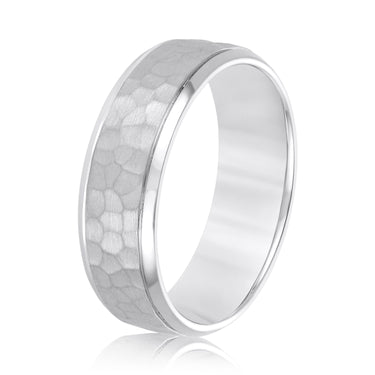 6mm Standard Weight Mens Band – Lab Diamond Men's Band in 18K Gold | Just Brilliant – detail view