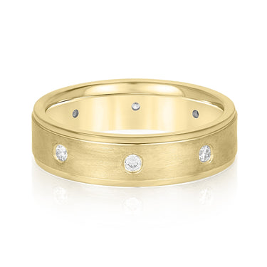 6mm Heavy Weight Mens Band with Diamond – Lab Diamond Men's Band in 18K Gold | Just Brilliant – close-up view