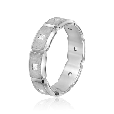 6mm Heavy Weight Mens Band with Diamond – Lab Diamond Men's Band in 18K Gold | Just Brilliant – detail view