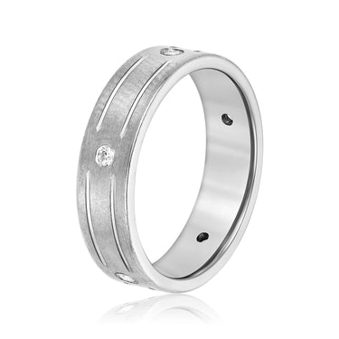6mm Heavy Weight Mens Band with Diamond – Lab Diamond Men's Band in 18K Gold | Just Brilliant – detail view