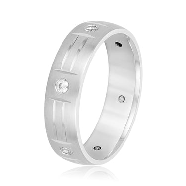 6mm Heavy Weight Mens Band with Diamond – Lab Diamond Men's Band in 18K Gold | Just Brilliant – detail view