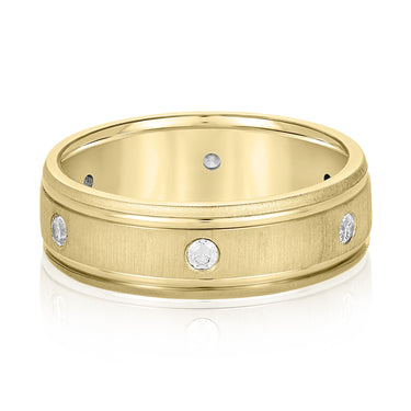 6mm Heavy Weight Mens Band with Diamond – Lab Diamond Men's Band in 18K Gold | Just Brilliant – close-up view