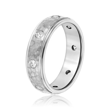 6mm Heavy Weight Mens Band with Diamond – Lab Diamond Men's Band in 18K Gold | Just Brilliant – detail view