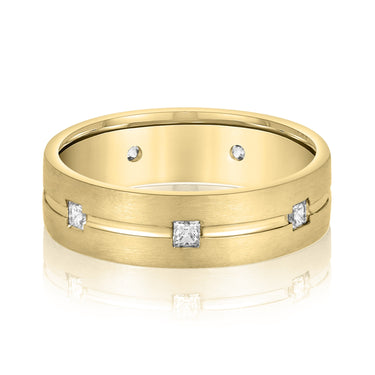 6mm Heavy Weight Mens Band with Diamond – Lab Diamond Men's Band in 18K Gold | Just Brilliant – close-up view