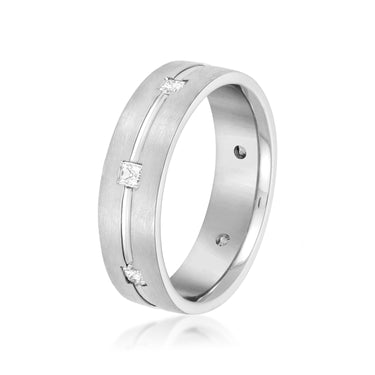 6mm Heavy Weight Mens Band with Diamond – Lab Diamond Men's Band in 18K Gold | Just Brilliant – detail view