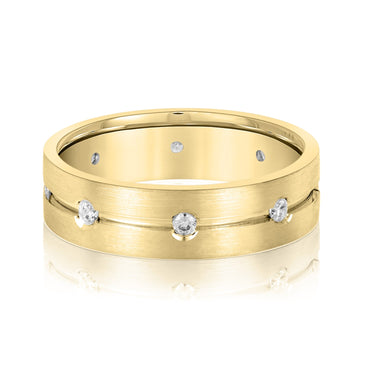 6mm Heavy Weight Mens Band with Diamond – Lab Diamond Men's Band in 18K Gold | Just Brilliant – close-up view
