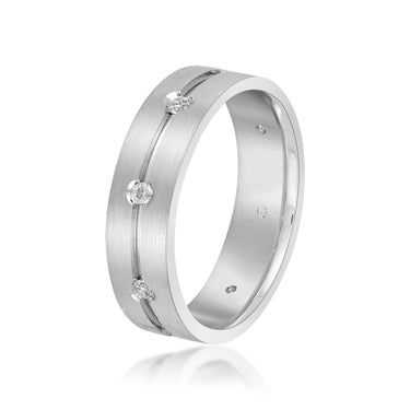 6mm Heavy Weight Mens Band with Diamond – Lab Diamond Men's Band in 18K Gold | Just Brilliant – detail view