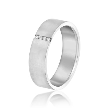 6mm Heavy Weight Mens Band with Diamond – Lab Diamond Men's Band in 18K Gold | Just Brilliant – detail view