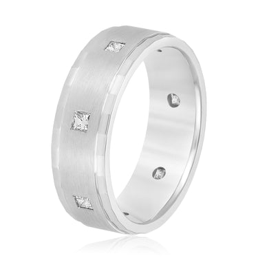 7mm Heavy Weight Mens Band with Diamond – Lab Diamond Men's Band in 18K Gold | Just Brilliant – detail view