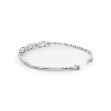 Opaline Bracelet by Just Brilliant – luminous lab-grown diamond bracelet in 18K gold – detail view