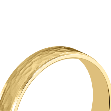 Just Brilliant Hammered Band in 18K Yellow Gold, detail