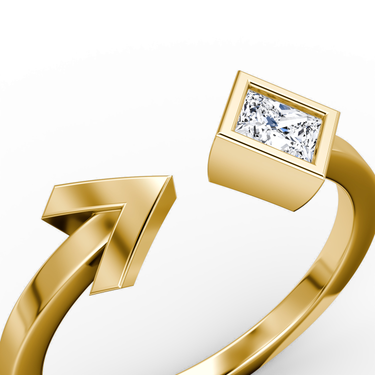 Just Brilliant Arrow Cuff Ring, 0.25Ct / Princess, 18K Yellow Gold, detail view