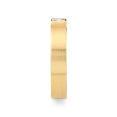 Just Brilliant brushed baguette diamond band in 18K Yellow Gold, side view