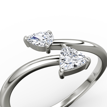 Just Brilliant Bypass Cuff ring in 18K White Gold, detail view