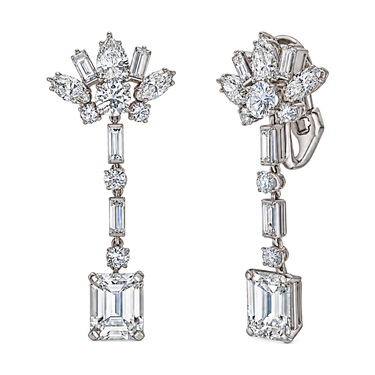 Cascade Impériale Diamond Earrings in 18K white gold, three-quarter view