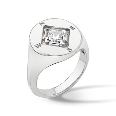 Just Brilliant compass ring in 18K White Gold, upright view.