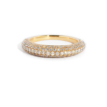 Just Brilliant curator band, 18K Yellow Gold, front view, white background with natural shadow