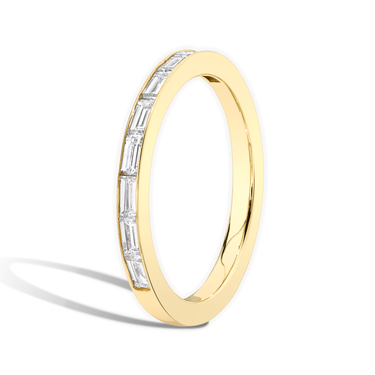 Just Brilliant Devotion band in 18K Yellow Gold, side view.