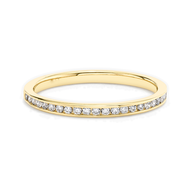 Just Brilliant Devotion band in 18K Yellow Gold, front view.
