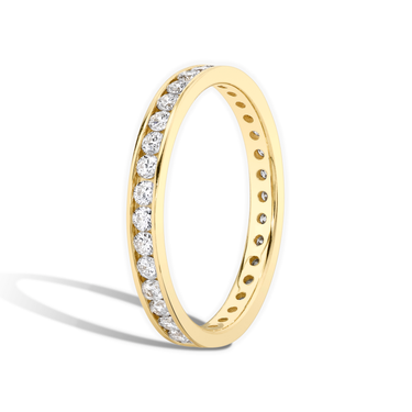 Just Brilliant Devotion band in 18K Yellow Gold, side view.