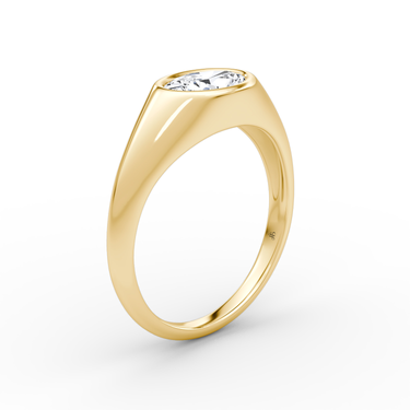 Just Brilliant East West Signet ring in yellow gold — upright