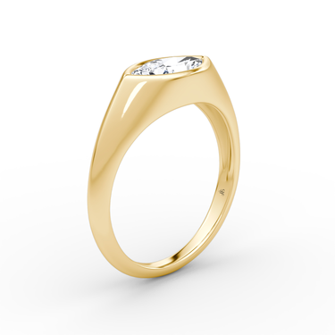 Just Brilliant East West Signet ring in yellow gold — upright