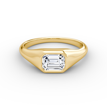 Just Brilliant East West Signet ring in yellow gold — front